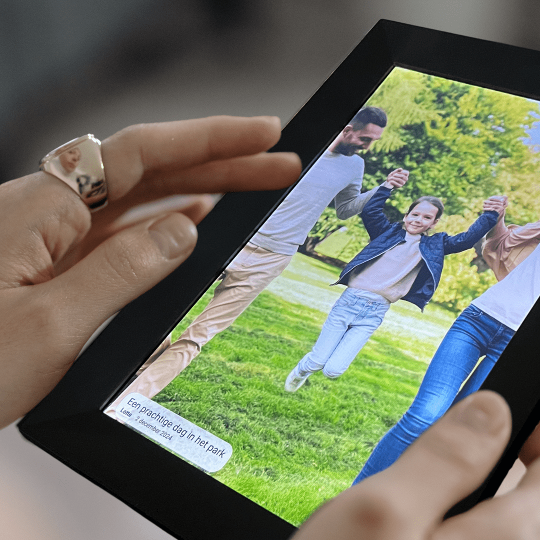 UMBRION - Digitale fotolijst - 10.1"