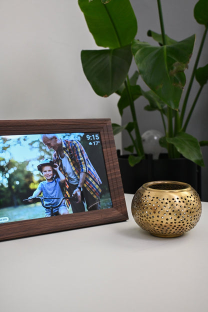 UMBRION - Digitale fotolijst - 10.1" - Bruin houtlook