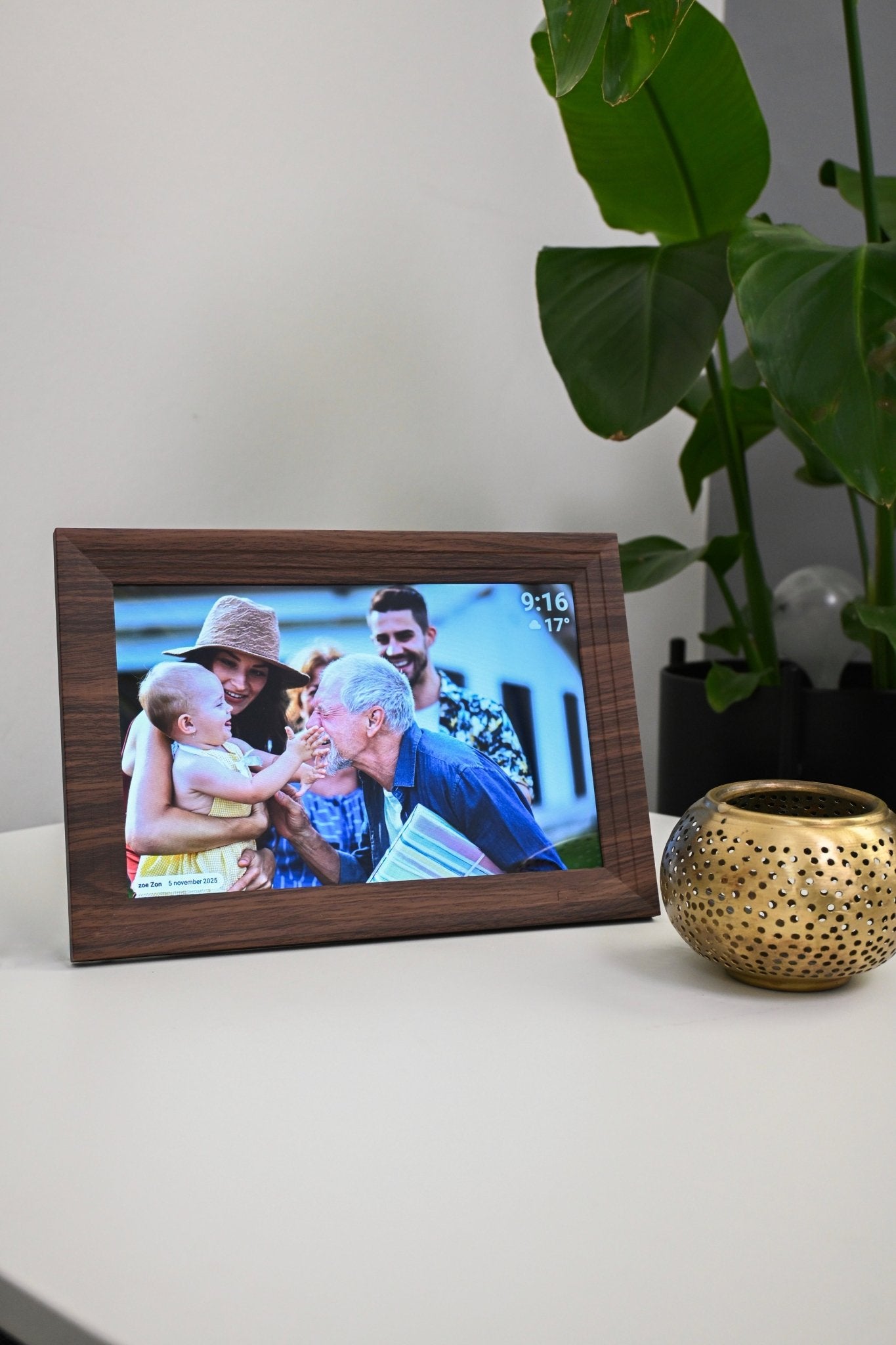 UMBRION - Digitale fotolijst - 10.1" - Bruin houtlook